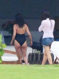 Selena Gomez Sexy One-Piece Swimsuit Paparazzi Set Leaked