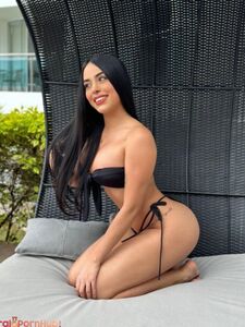 Gemelas Abello Aka Twins Bella Nude Curvy Boobs And Booty Onlyfans Leaks Photos