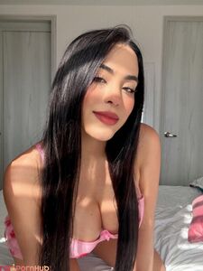 Gemelas Abello Aka Twins Bella Nude Curvy Boobs And Booty Onlyfans Leaks Photos