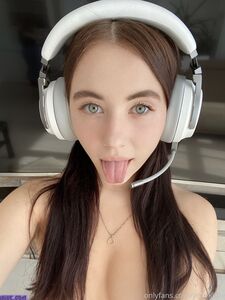 arilaviee exclusive onlyfans leaked nudes