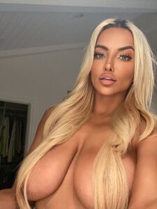 lindseypelas exclusive onlyfans leaked nudes