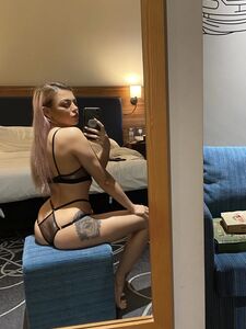 QUEENSLUTG aka gkiri new hot onlyfans leaked nudes