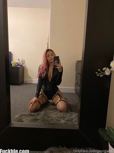 QUEENSLUTG aka gkiri new hot onlyfans leaked nudes