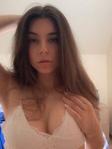 kissfromlarisa exclusive onlyfans leaked nudes
