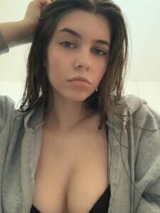 kissfromlarisa exclusive onlyfans leaked nudes