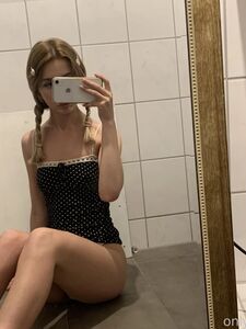 Little daisy new hot onlyfans leaked nudes