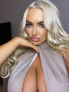 Lindsey Pelas latest onlyfans leaked nudes