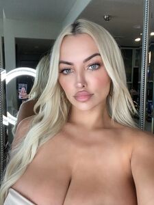 Lindsey Pelas latest onlyfans leaked nudes