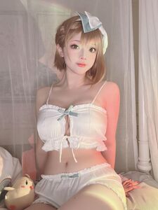 [黑龙贯通] 莱莎 睡衣 碧蓝联动版 (12 pictures)