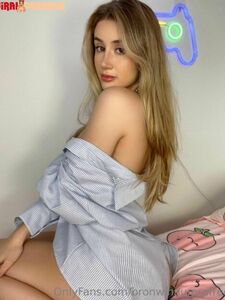 Bronwin Aurora Latest 2023 Onlyfans Leaked Pussy And Boobs Photos