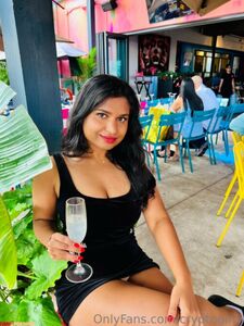 Princess Zara Nude Boobs And Hairy Pussy Onlyfans Leaks Photos