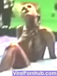 Ariana Grande Nude Leaks