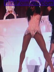 Ariana Grande Nude Leaks