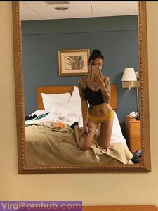 Bella Poarch Sexy Photos