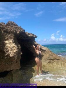 Bella Poarch Sexy Photos