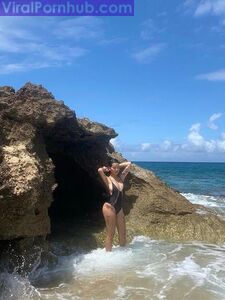 Bella Poarch Sexy Photos