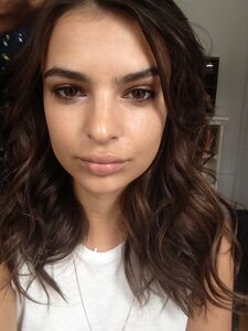 Super Model Emily Ratajkowski Nude Leaks