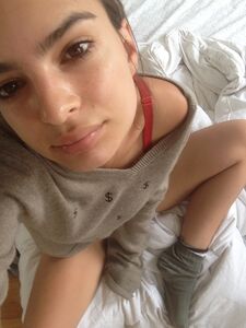 Super Model Emily Ratajkowski Nude Leaks