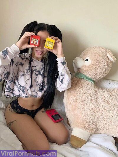 Bella Poarch almost Nudes